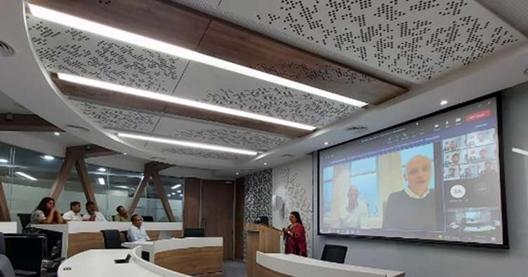Renu Ganotra, head of human resources for Infor India and Sri Lanka, leads a virtual onboarding session.