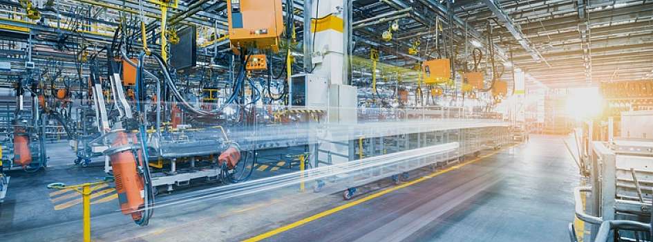インダストリー4.0は、技術的な進化だけなく、古いビジネスモデルを打ち破り、企業の運営方法を根底から変えるもの