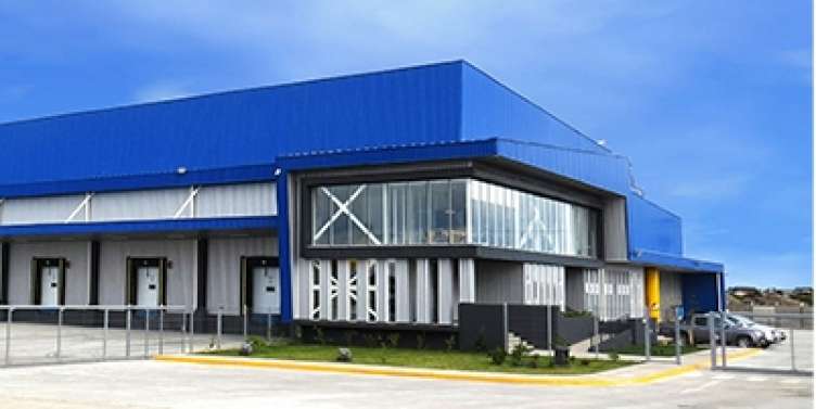 photo of the outside of a chilean distribution company's headquarters